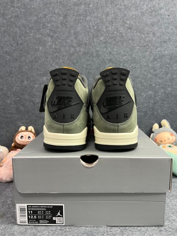 UNDEFEATED x Air Jordan 4