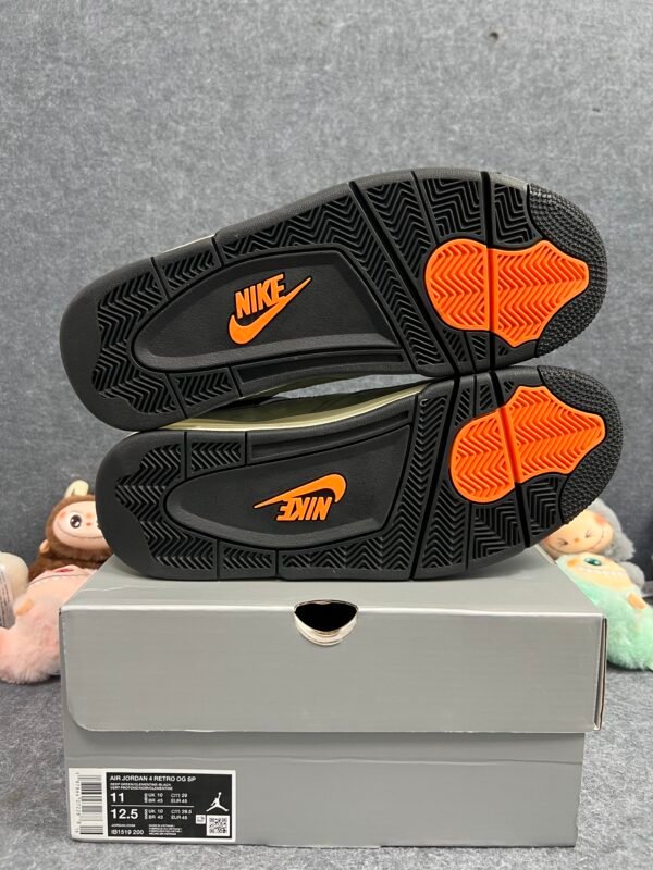 UNDEFEATED x Air Jordan 4