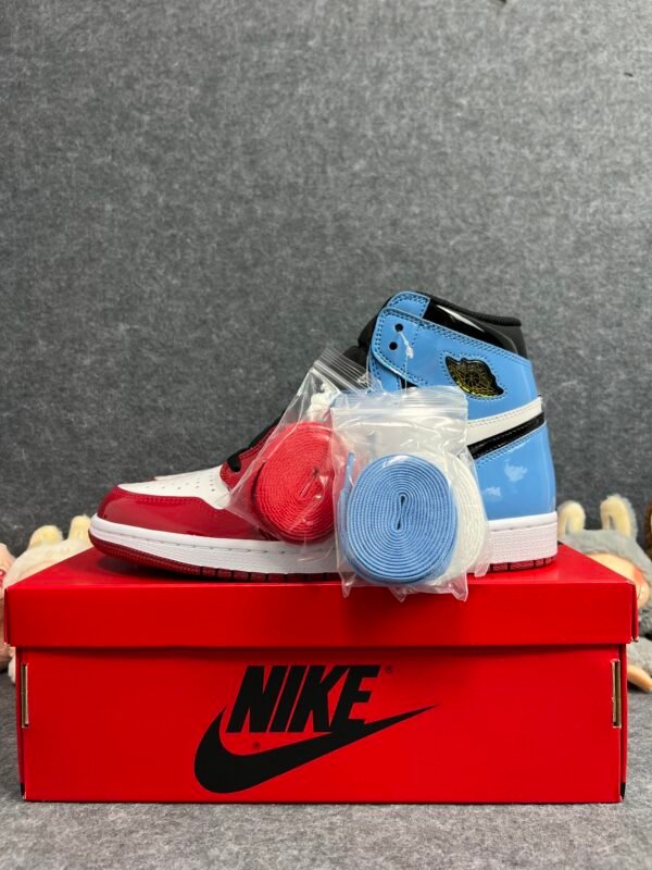 Jordan 1 Retro High Fearless UNC Chicago