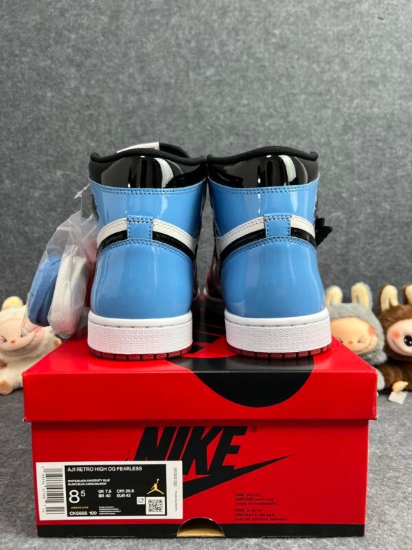 Jordan 1 Retro High Fearless UNC Chicago