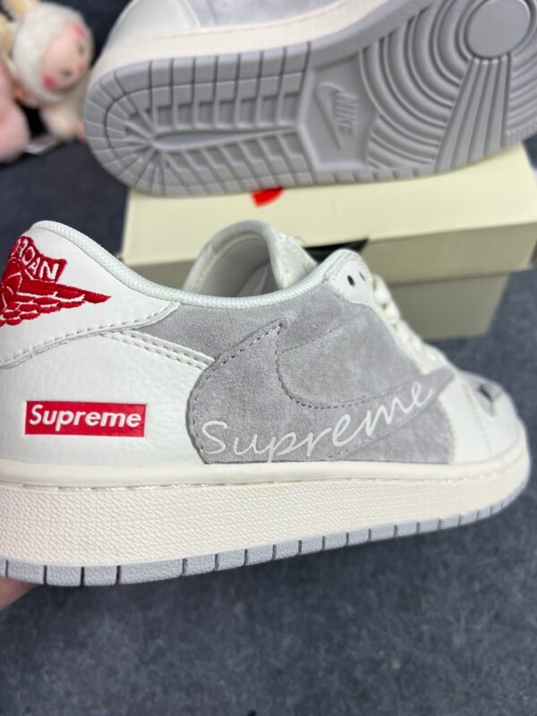 Supreme X Jordan 1 TRAVIS SCOTT