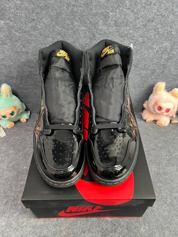 Jordan 1 Retro High Black Metallic Gold (2020)