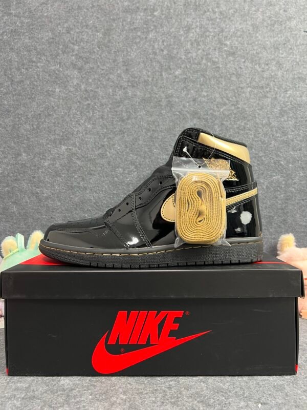Jordan 1 Retro High Black Metallic Gold (2020)