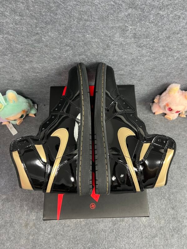 Jordan 1 Retro High Black Metallic Gold (2020)