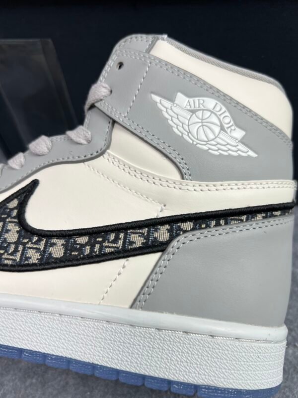 Jordan 1 Retro High Dior