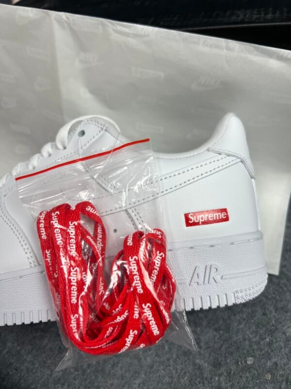 Nike Air Force 1 Low Supreme White