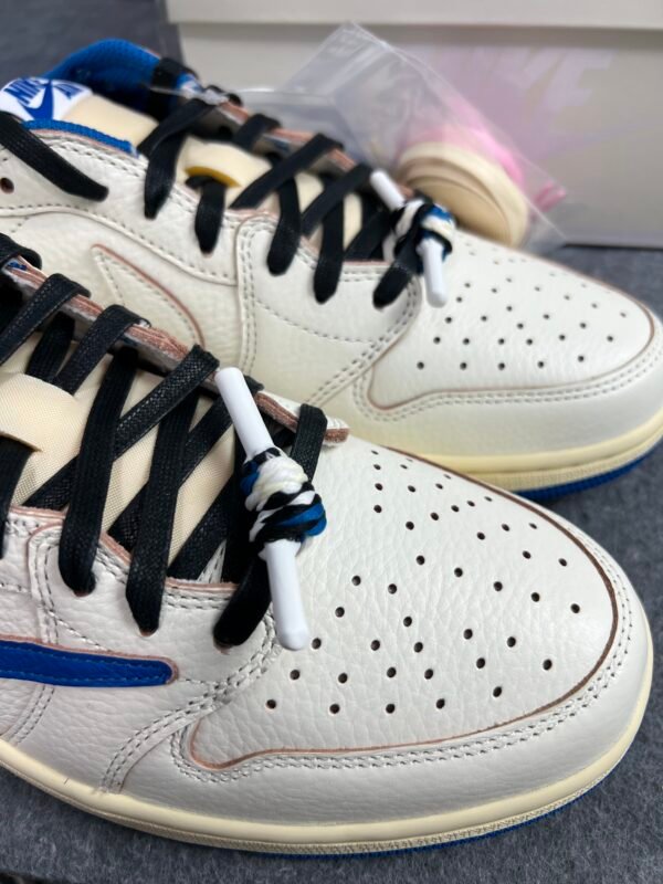 Travis Scott x Jordan Air Jordan 1 Low OG