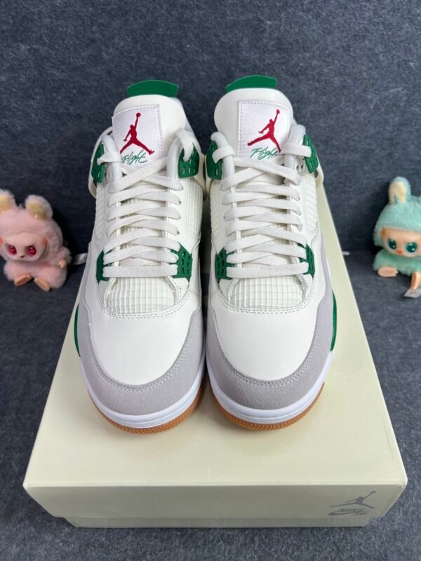 Jordan 4 Retro SB Pine Green