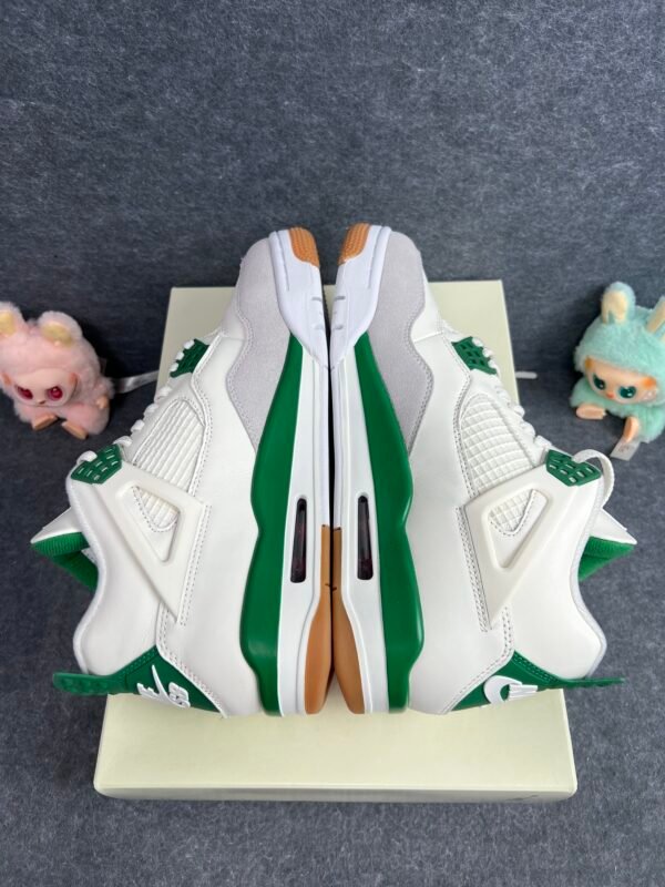 Jordan 4 Retro SB Pine Green