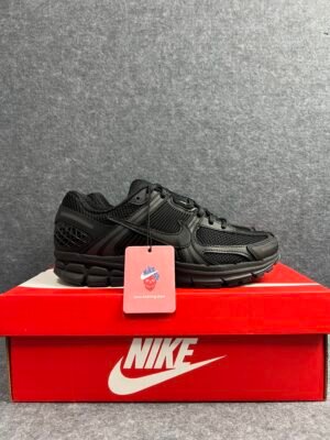 Nike Zoom Vomero 5 Triple Black