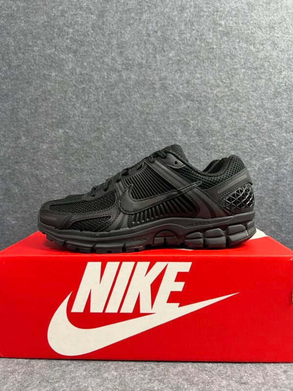 Nike Zoom Vomero 5 Triple Black