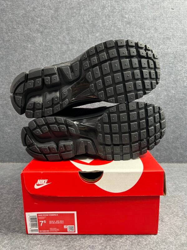 Nike Zoom Vomero 5 Triple Black