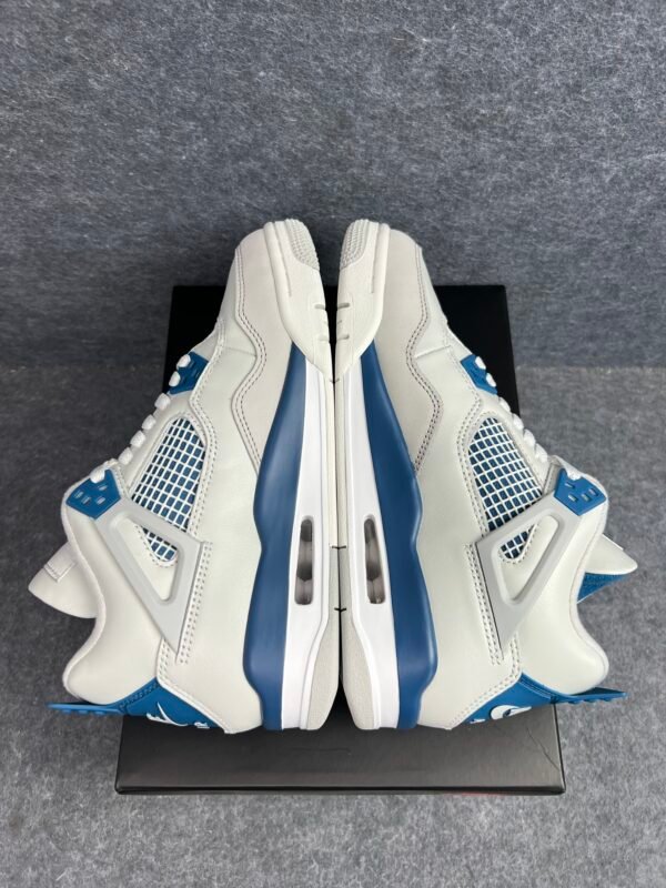 Jordan 4 Retro Military Blue (2024)