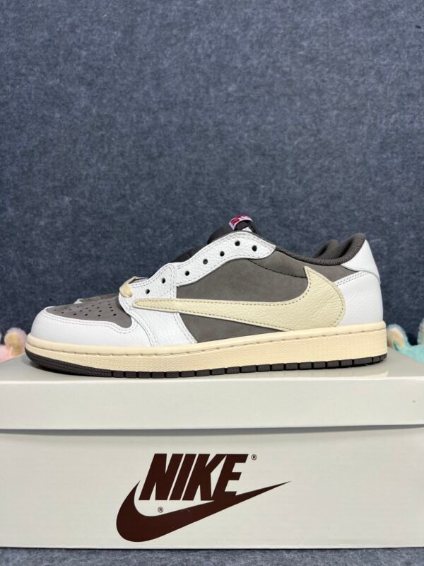 Jordan 1 Retro Low OG SP Travis Scott Reverse Mocha