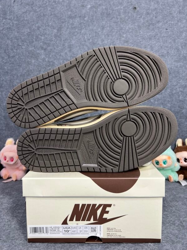 Jordan 1 Retro Low OG SP Travis Scott Reverse Mocha