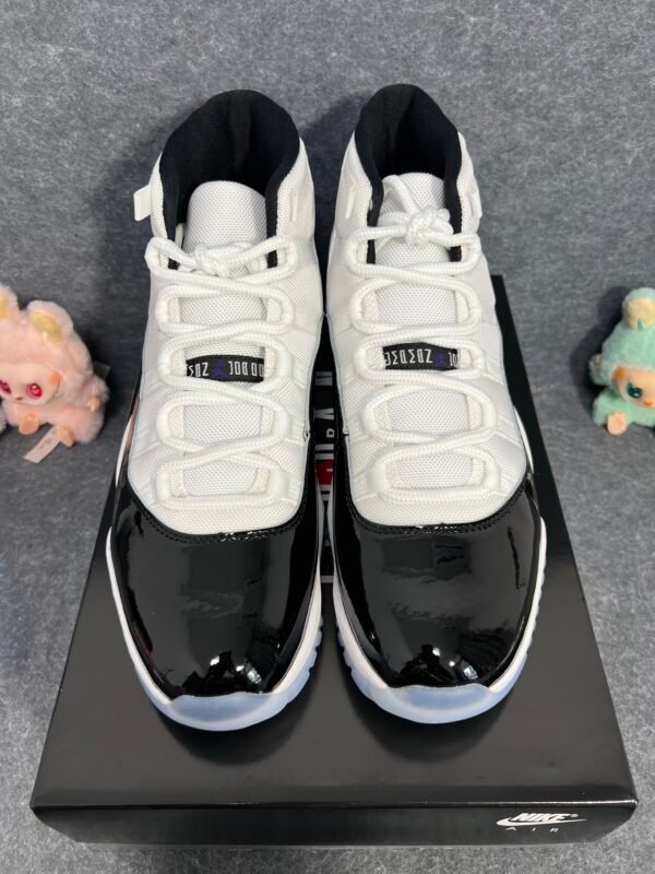 Jordan 11 Retro Concord (2018)