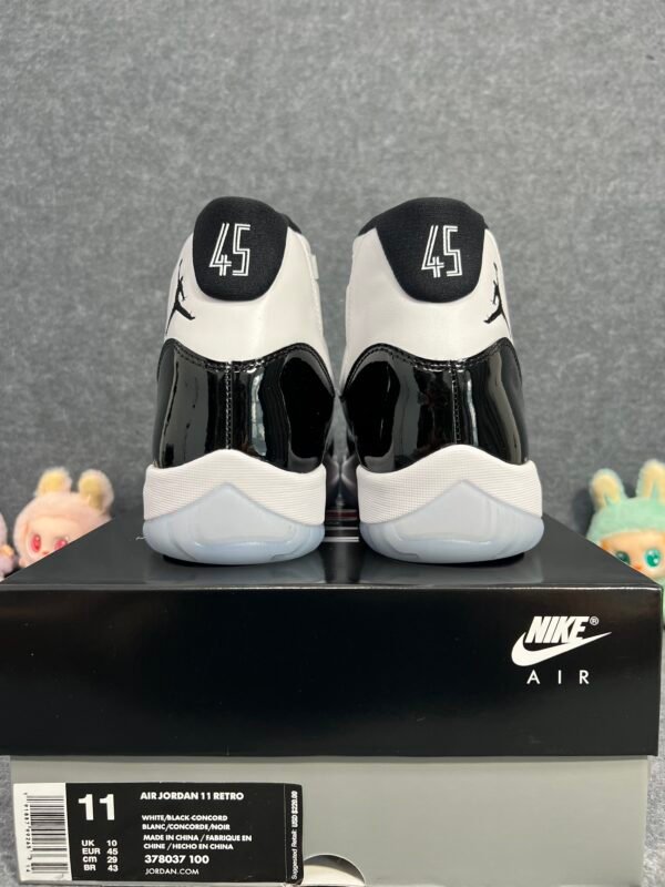 Jordan 11 Retro Concord (2018)