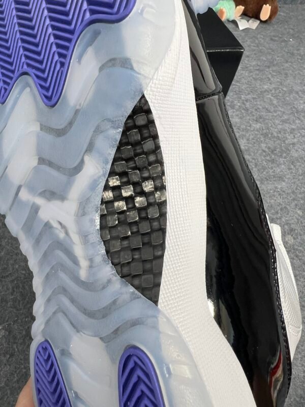 Jordan 11 Retro Concord (2018)