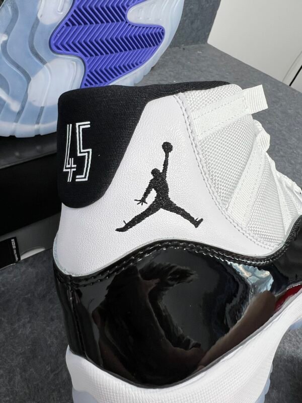 Jordan 11 Retro Concord (2018)