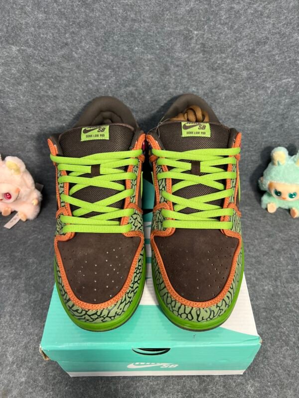 Nike SB Dunk Low De La Soul