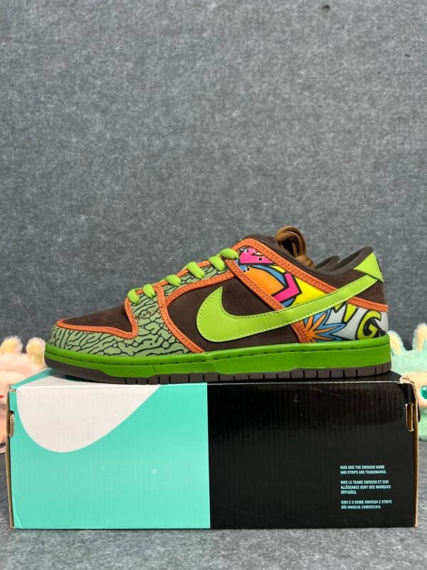 Nike SB Dunk Low De La Soul