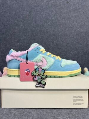 Nike SB Dunk Low Verdy Visty