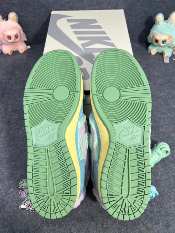Nike SB Dunk Low Verdy Visty