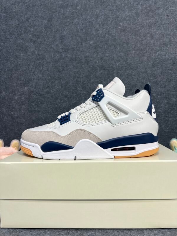 Jordan 4 Retro SB Navy