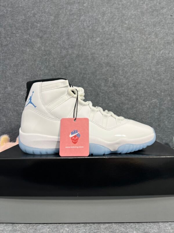 Jordan 11 Retro Legend Blue (2024)