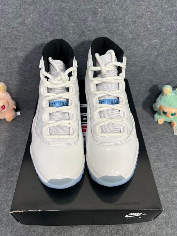Jordan 11 Retro Legend Blue (2024)