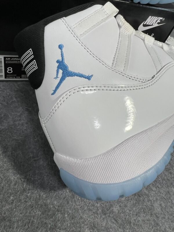 Jordan 11 Retro Legend Blue (2024)