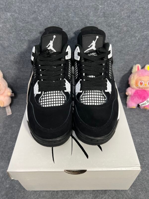 Jordan 4 Retro White Thunder
