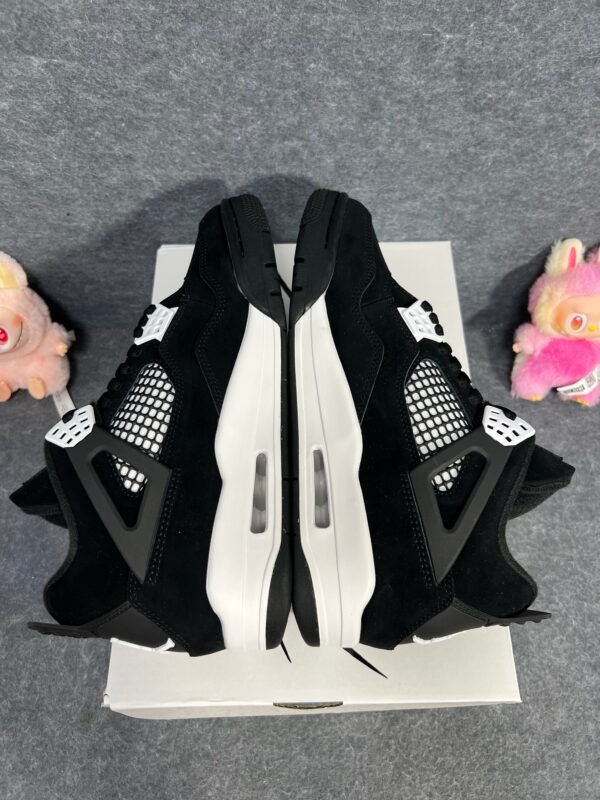 Jordan 4 Retro White Thunder