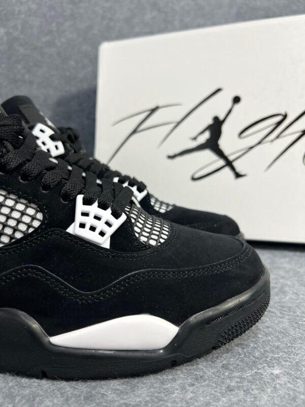Jordan 4 Retro White Thunder