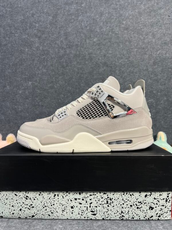 Jordan 4 Retro Frozen Moments