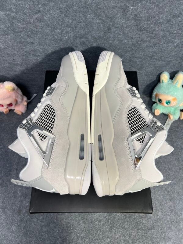 Jordan 4 Retro Frozen Moments
