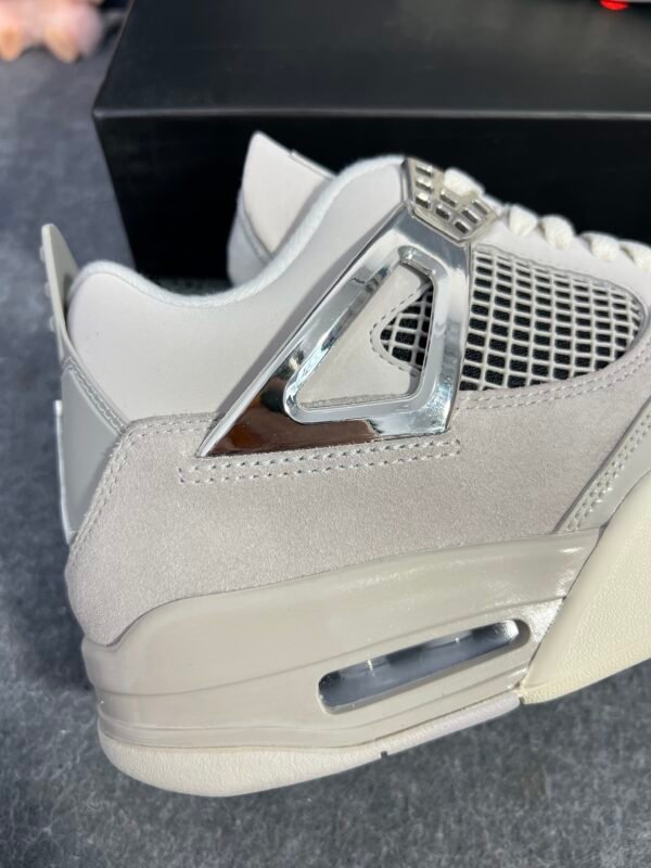 Jordan 4 Retro Frozen Moments