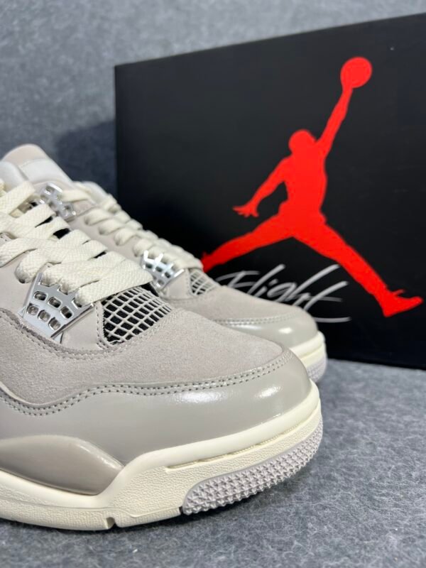 Jordan 4 Retro Frozen Moments