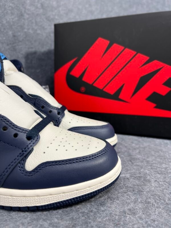 Jordan 1 Retro High Obsidian