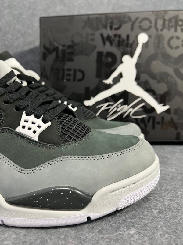 Jordan 4 Retro Fear
