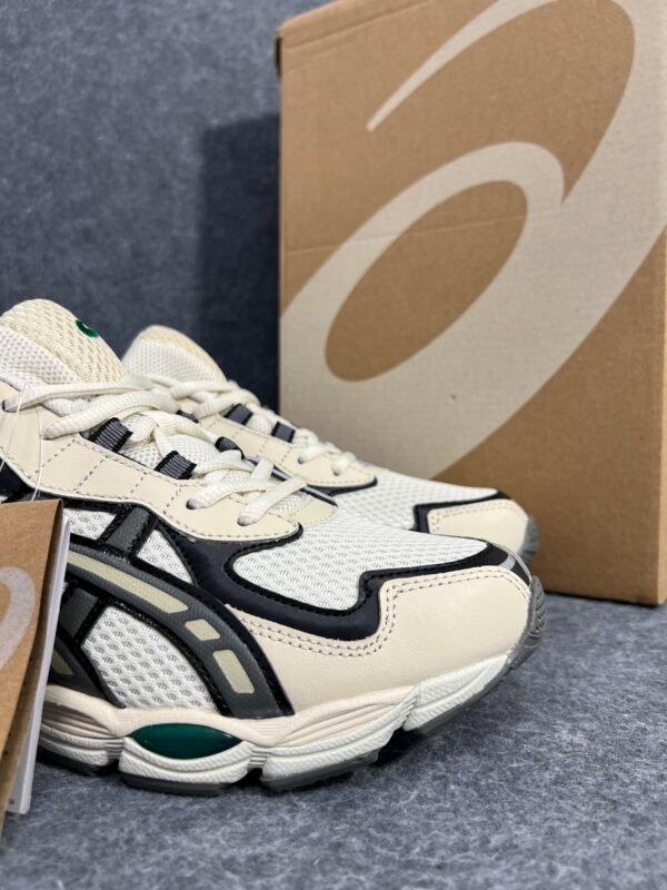 ASICS Gel-NYC 2055 Pale Oak Truffle Grey