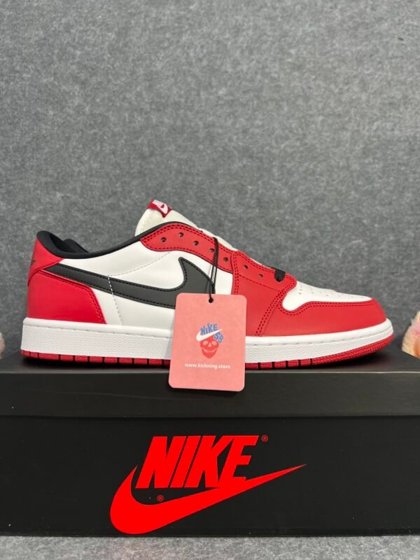 Jordan 1 Retro Low OG Chicago