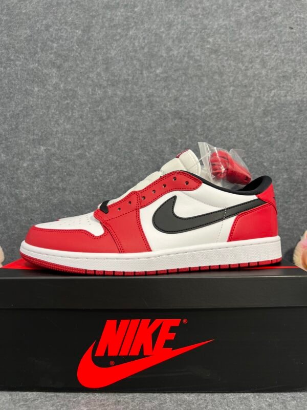 Jordan 1 Retro Low OG Chicago