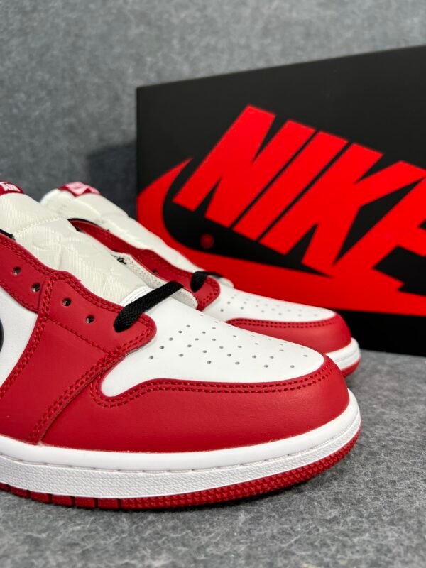 Jordan 1 Retro Low OG Chicago