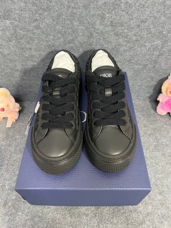 Dior B33 Sneaker Black Smooth Calfskin Oblique Raised Embroidery