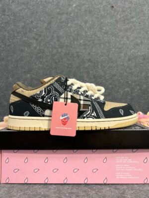 Nike SB Dunk Low Travis Scott