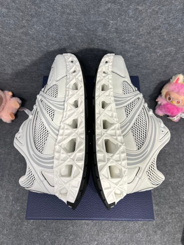 DIOR B35 NXXT White