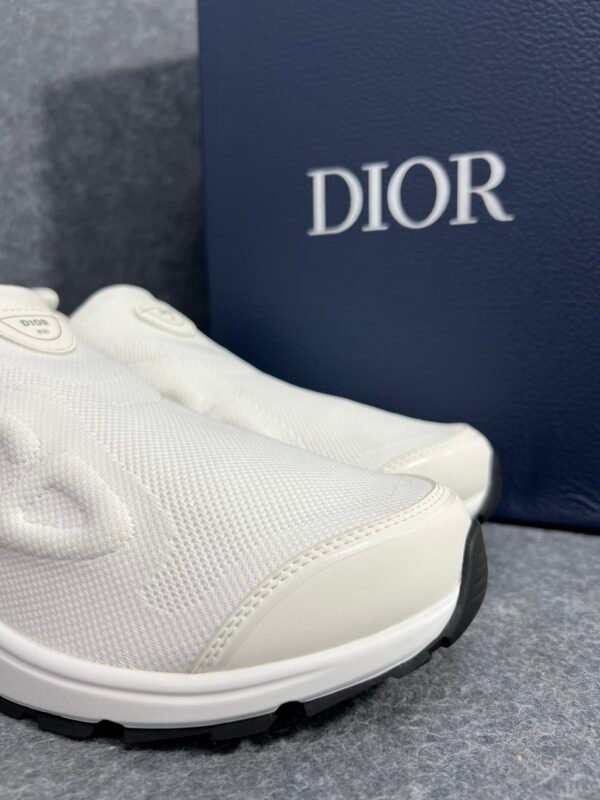 DIOR B0 Countdown