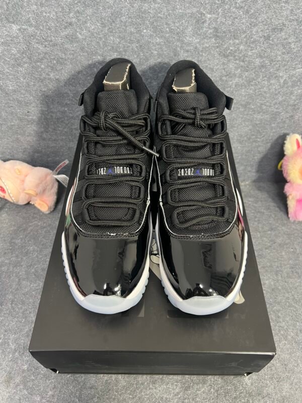 Jordan 11 Retro Space Jam (2016)