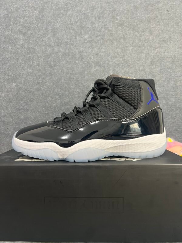 Jordan 11 Retro Space Jam (2016)